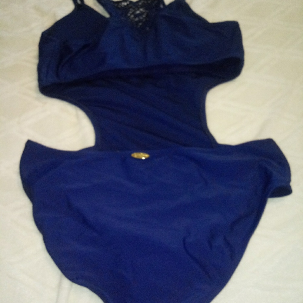 Jessica Simpson BathingSuit - Picture 2 of 3
